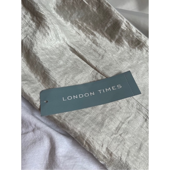 NWT London Times Silver Metallic Cocktail Dress - Size 8 - Picture 7 of 9